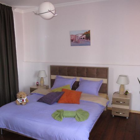 Guesthouse Honeymoon Sighnaghi Ngoại thất bức ảnh