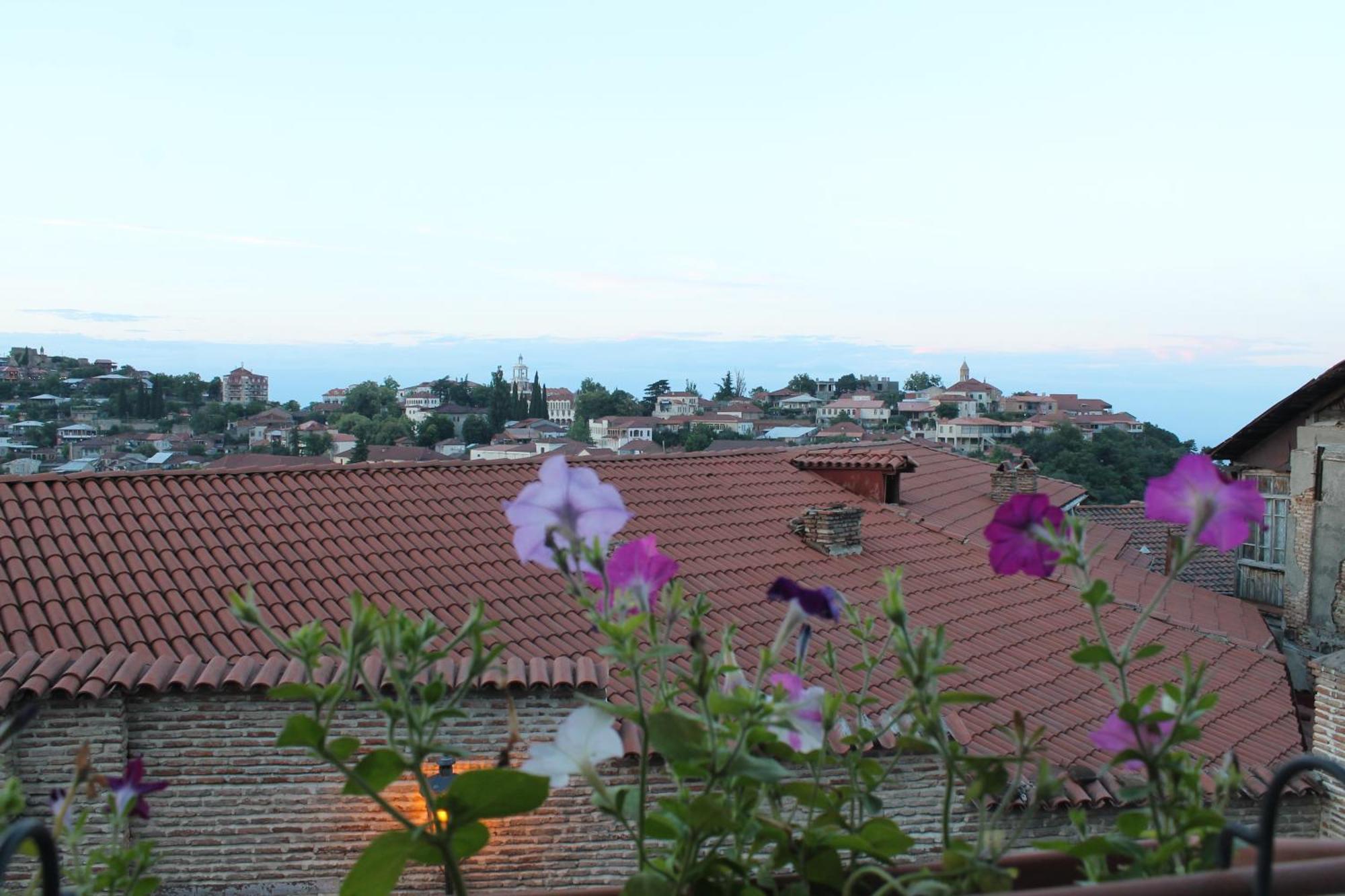 Guesthouse Honeymoon Sighnaghi Ngoại thất bức ảnh
