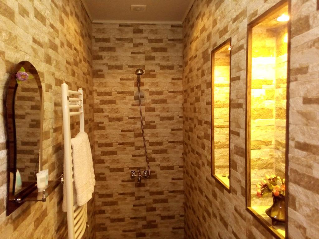 Guesthouse Honeymoon Sighnaghi Ngoại thất bức ảnh