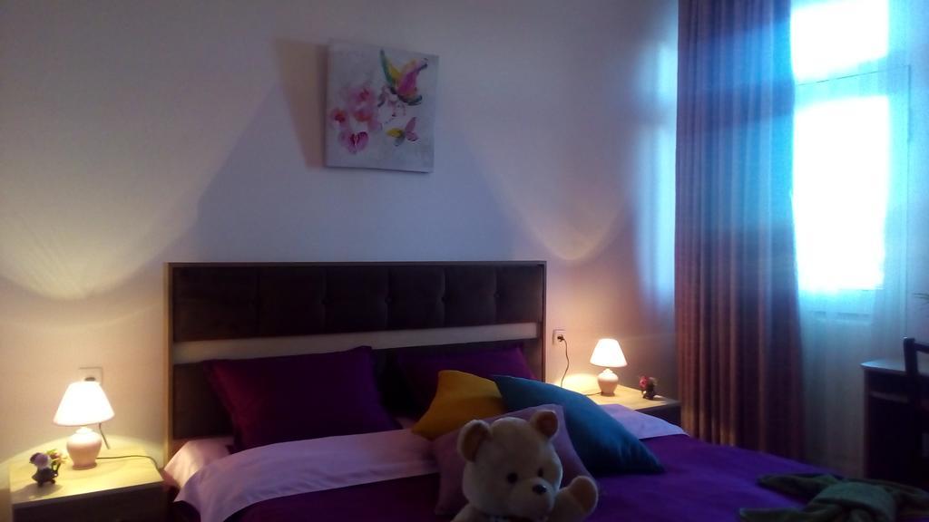 Guesthouse Honeymoon Sighnaghi Ngoại thất bức ảnh