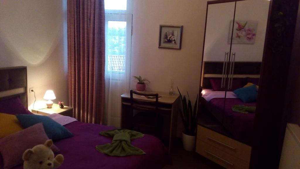 Guesthouse Honeymoon Sighnaghi Ngoại thất bức ảnh