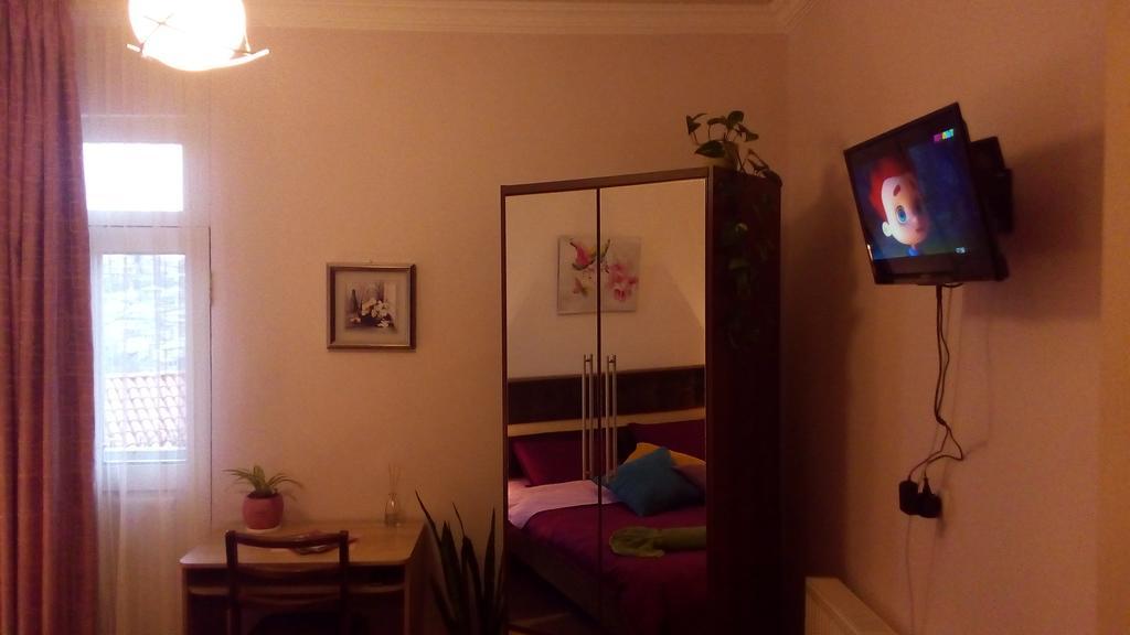 Guesthouse Honeymoon Sighnaghi Ngoại thất bức ảnh