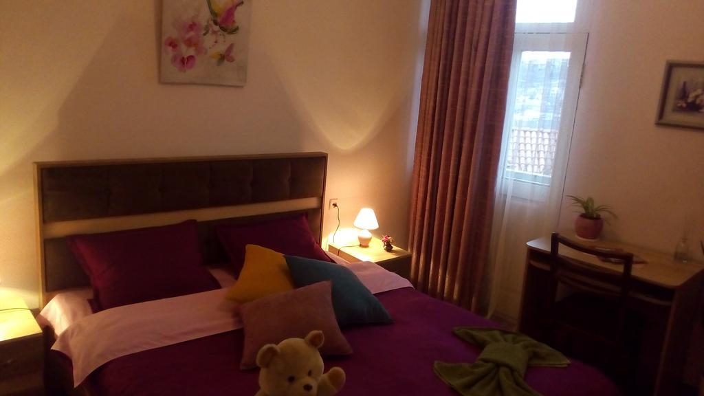 Guesthouse Honeymoon Sighnaghi Ngoại thất bức ảnh