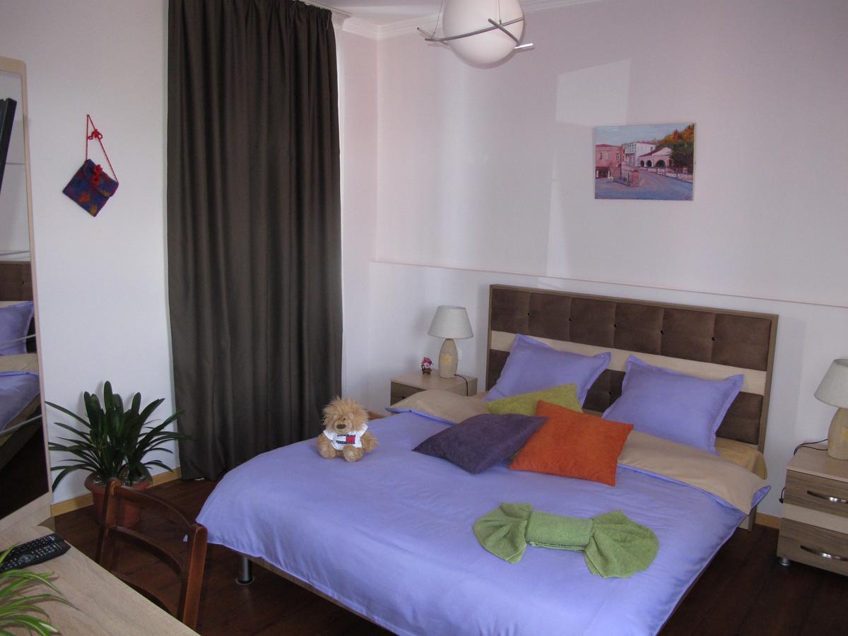 Guesthouse Honeymoon Sighnaghi Ngoại thất bức ảnh